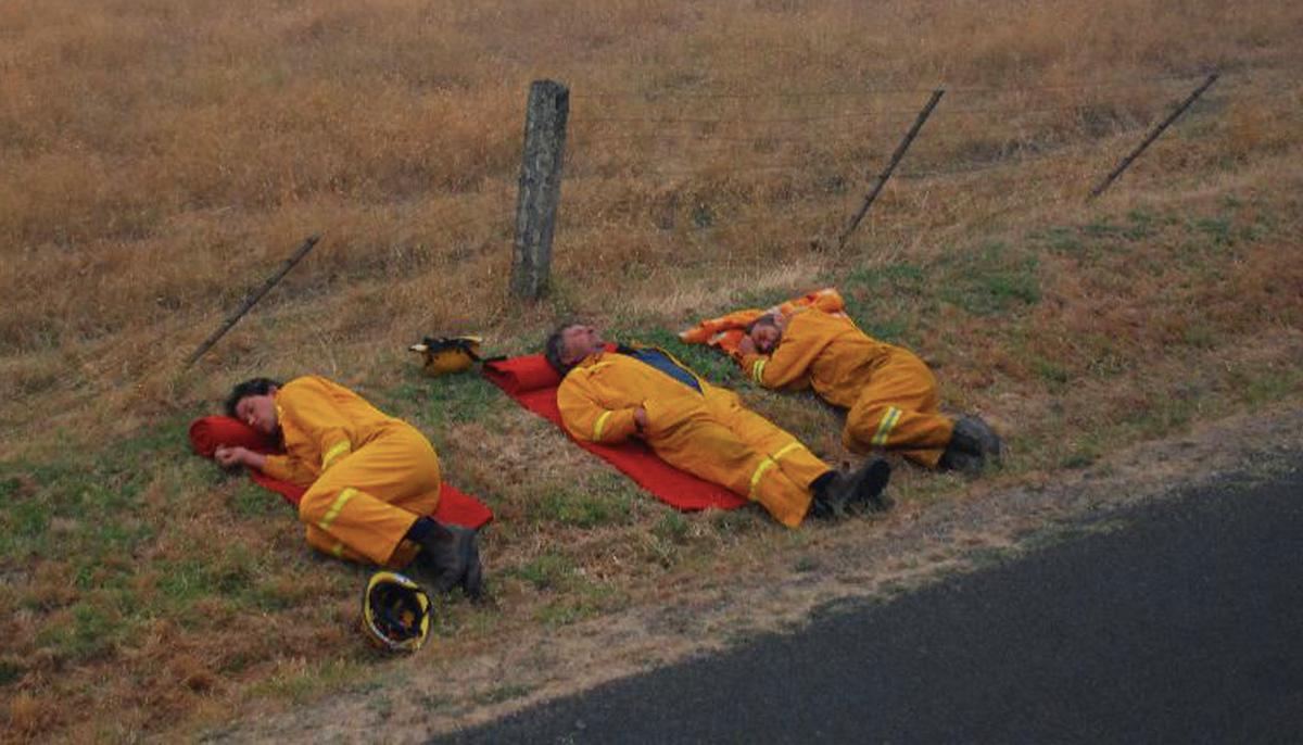 Daughter’s Post Shows Firefighter Dad Sleeping on Ground After Battling Blazes, Goes Viral
