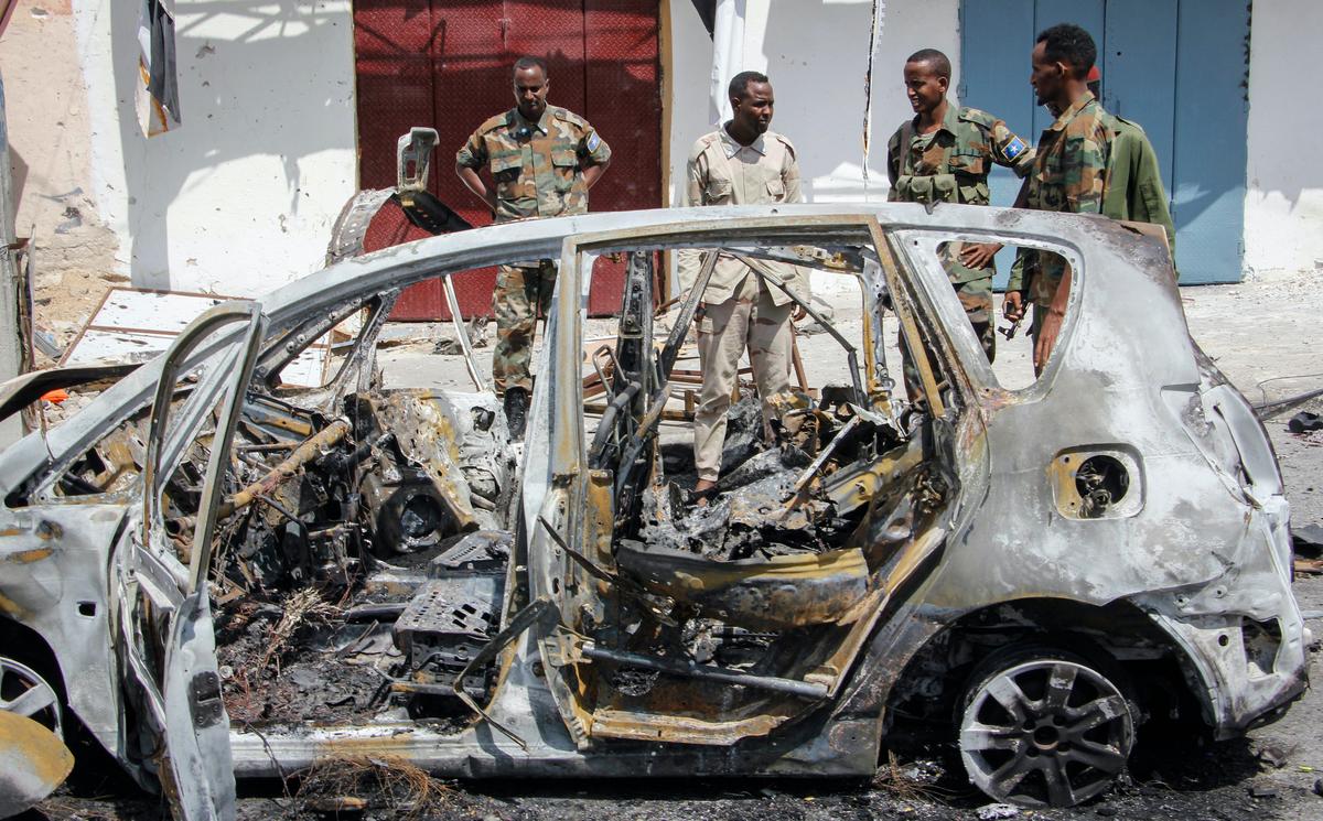 Car Bomb Kills 3, Wounds 6 at Checkpoint in Somali Capital
