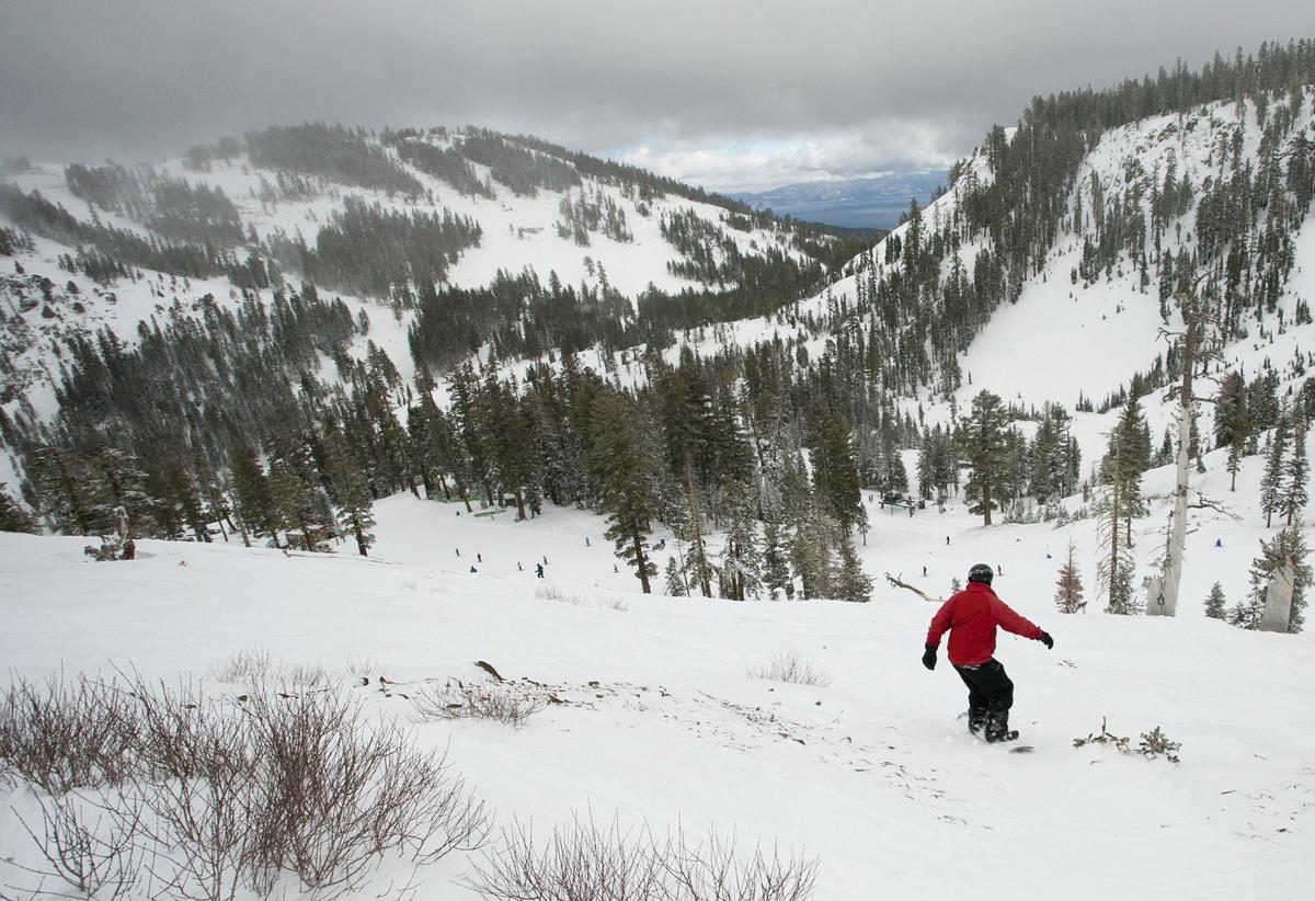 Avalanche at Lake Tahoe Resort Kills 1 Skier, Injures 1