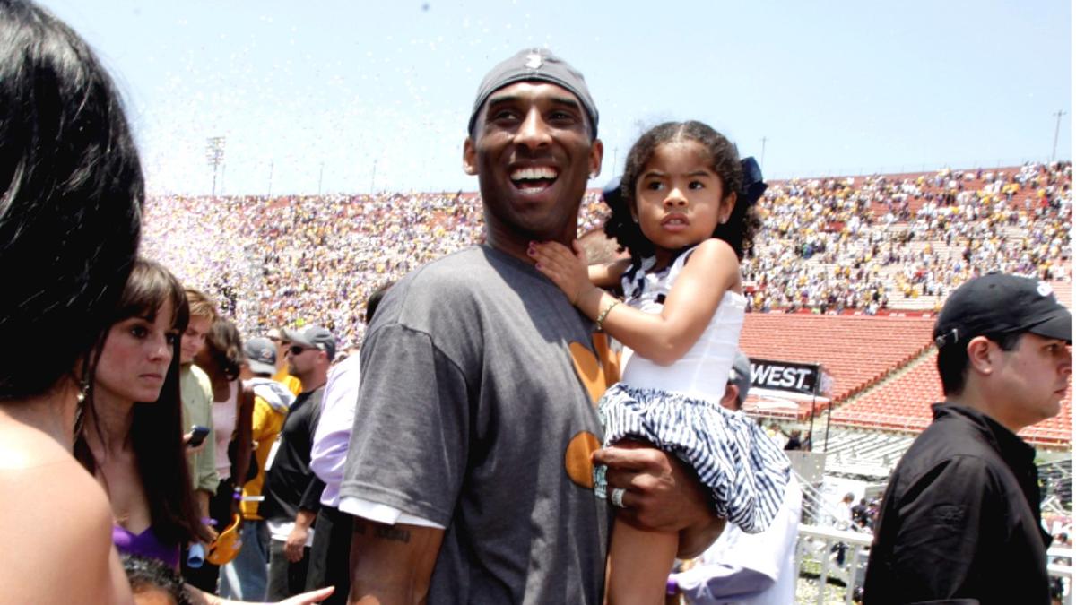 LAPD: Flights Were Grounded Over Fog When Kobe Bryant’s Helicopter Crashed