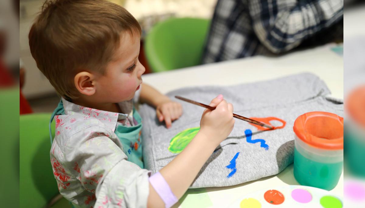 Teachers Get Children to Paint on Horse Instead of Canvas for School Activity, Sparking Huge Controversy