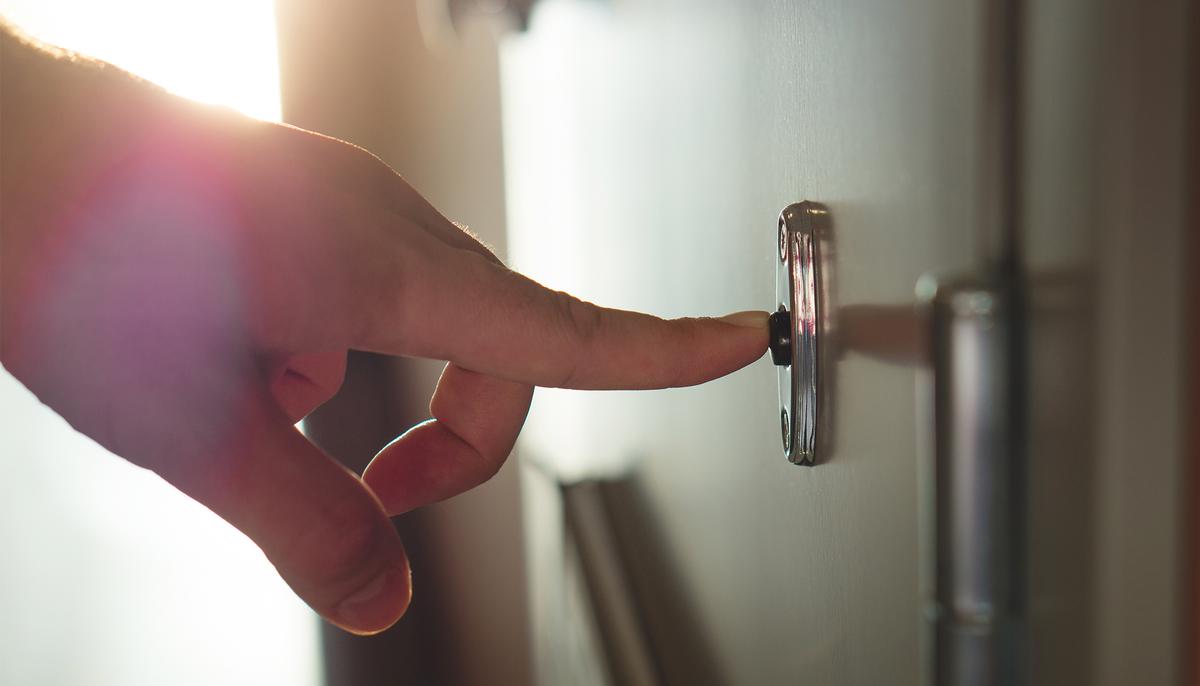 Mom of 3 Sneak Peeks Into Her Neighbor’s Home First Time in 21 Years: ‘It Was Horrific’