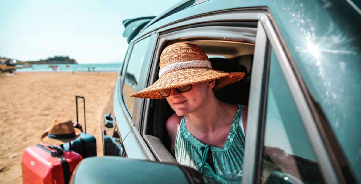 Cheeky Parents Take Their Modem on ‘Boring Day Trip’ to the Beach After 3 Kids Refuse to Go
