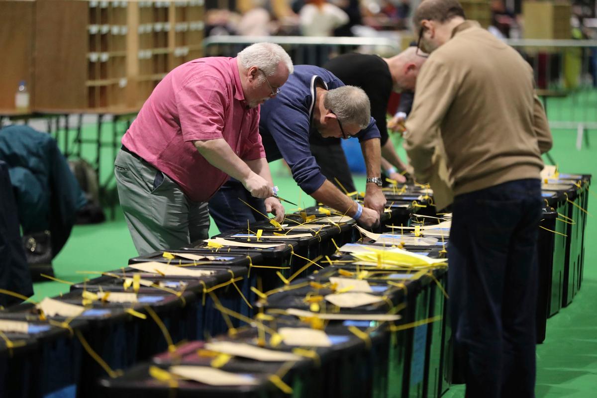 Ireland to Face Messy Coalition Talks After Close Vote