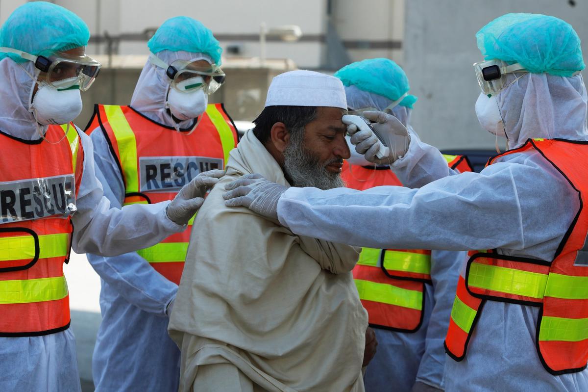 Pakistan’s Largest City Shuts Schools for 2 Weeks Over Virus Fears