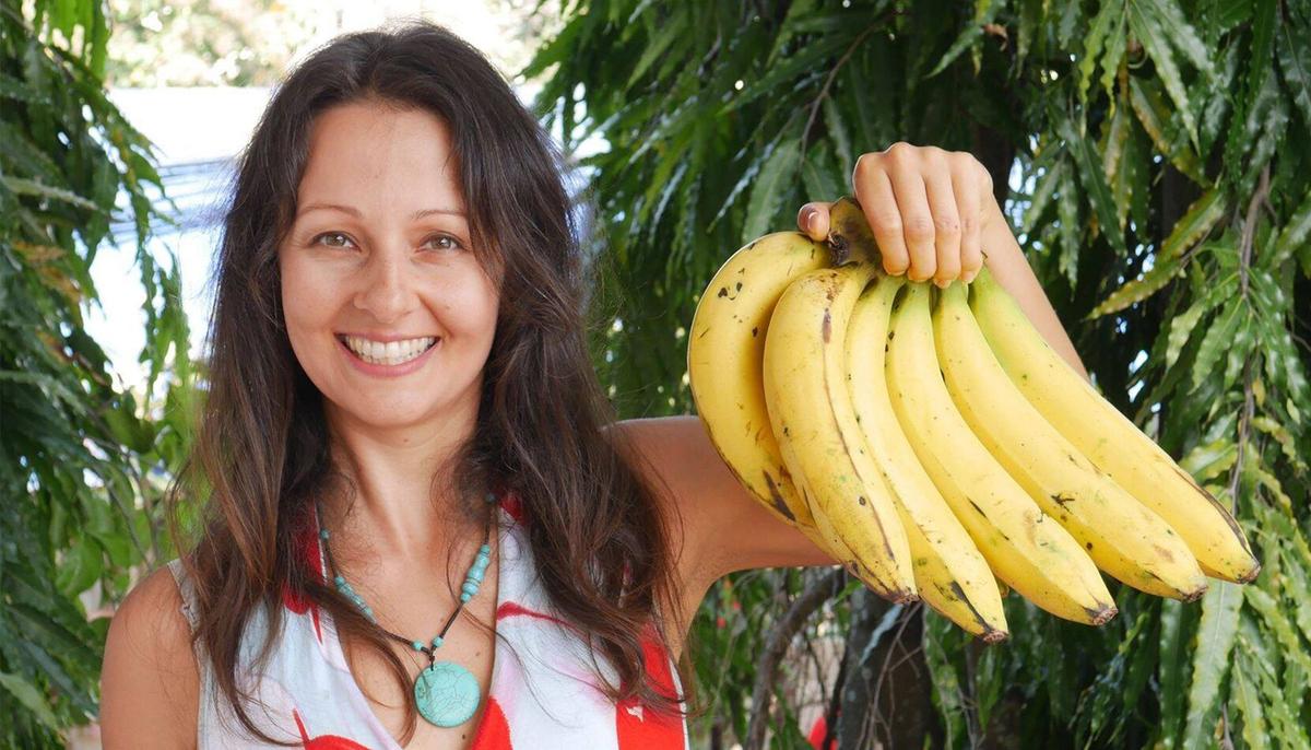 Woman Claims 12-Day Banana Detox Diet Transforms Her Skin, Mental Focus, Clarity, and Digestion