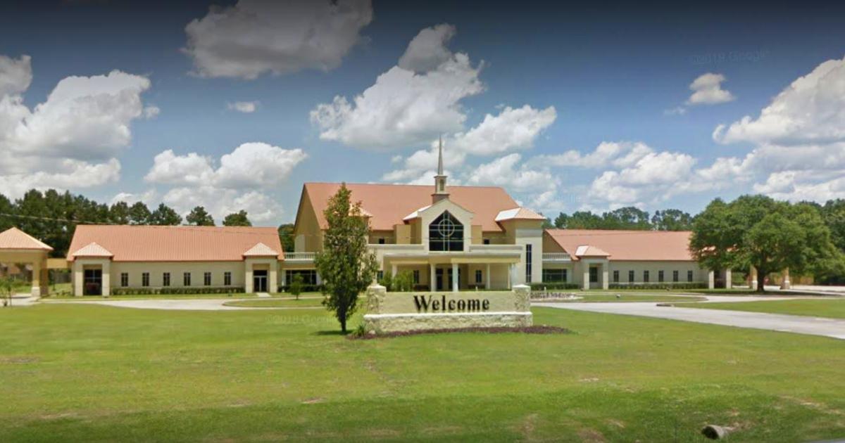 Pastor Again Defies State Order Not to Hold Large Gatherings. He Says 1,000 People Came to His Church Sunday