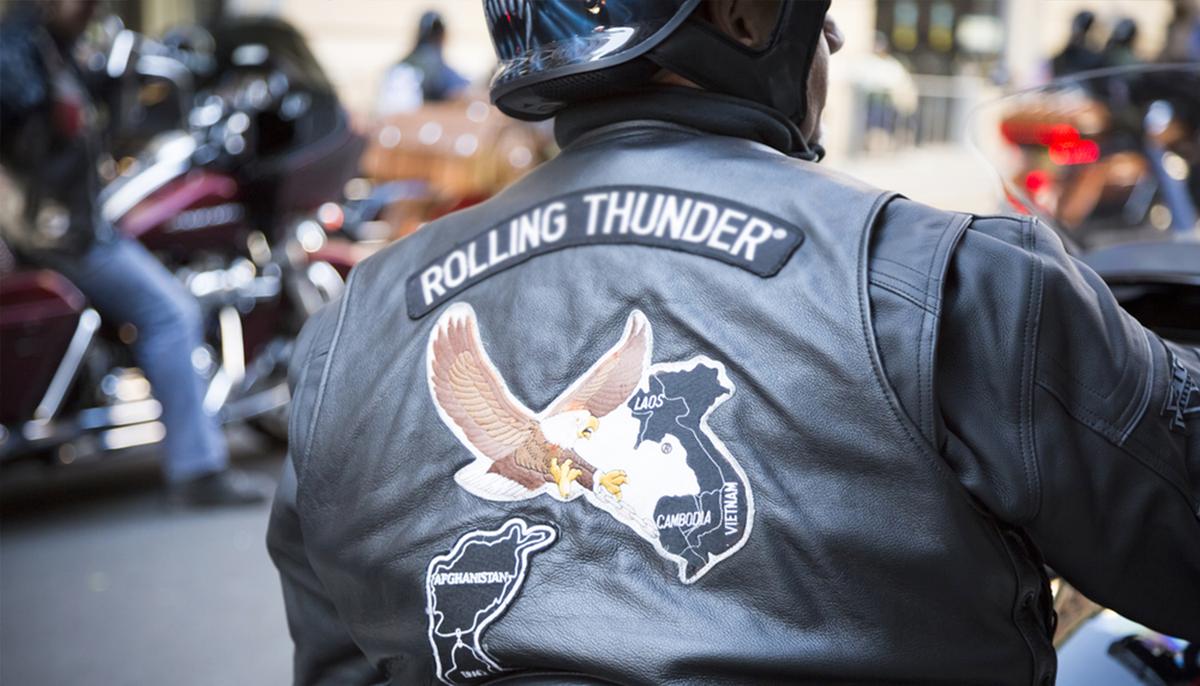 30 Bikers Show Up at Little Girl’s Lemonade Stand With Cash After Her Mom Saves Members