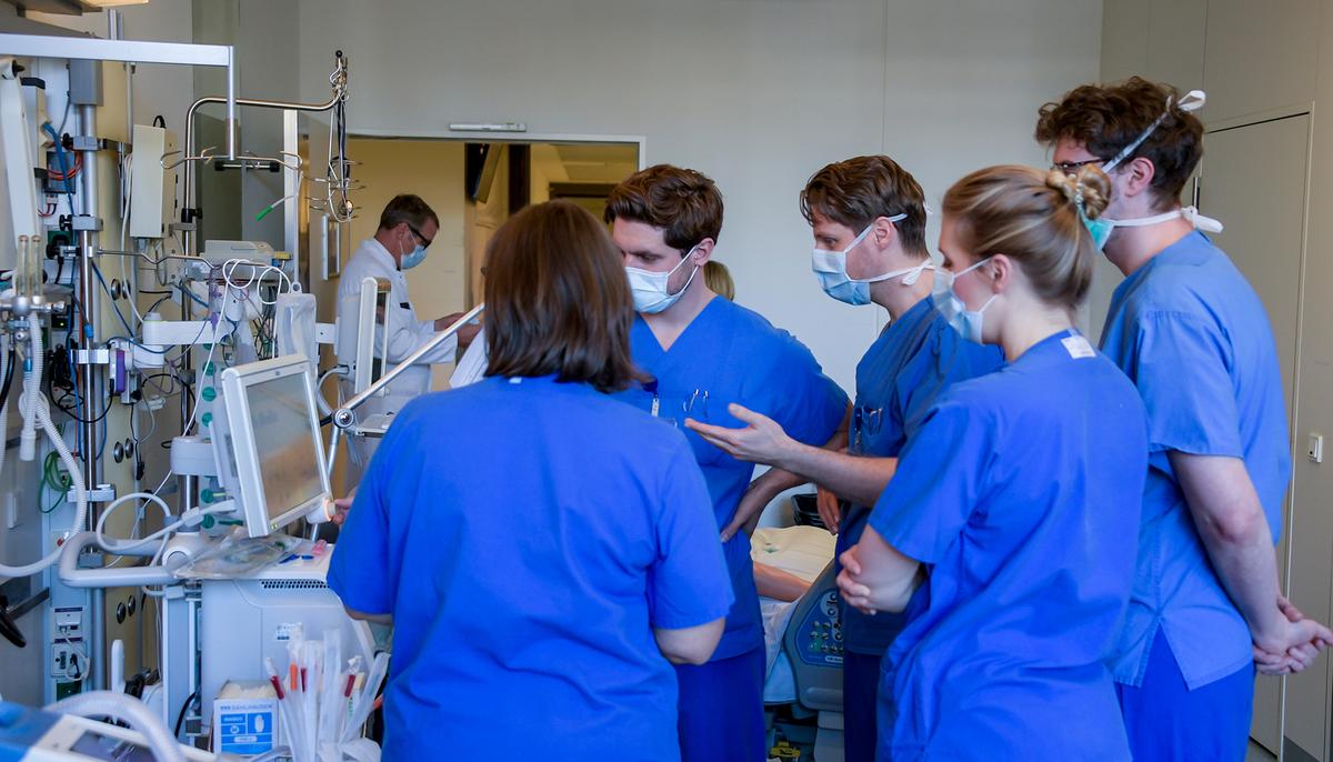 Doctor Rigs Up 1 Ventilator for 9 Patients From DIY Video on YouTube to Treat CCP Virus Patients