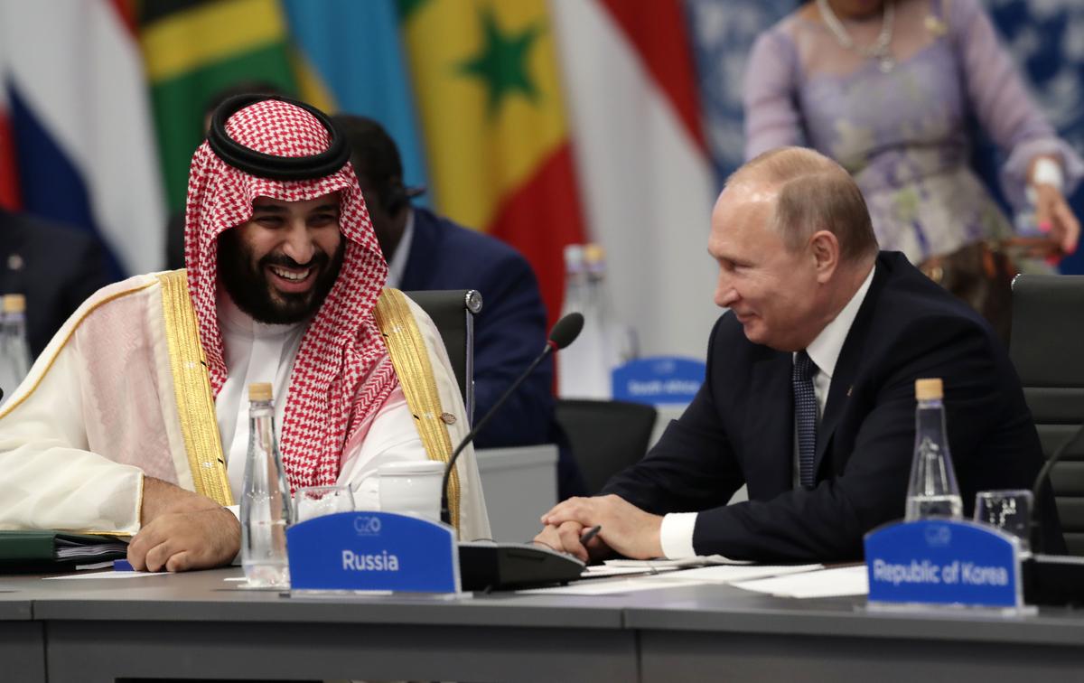 Putin Visits UAE, Saudi Arabia, Belying Western Claims of Moscow’s ‘Isolation’