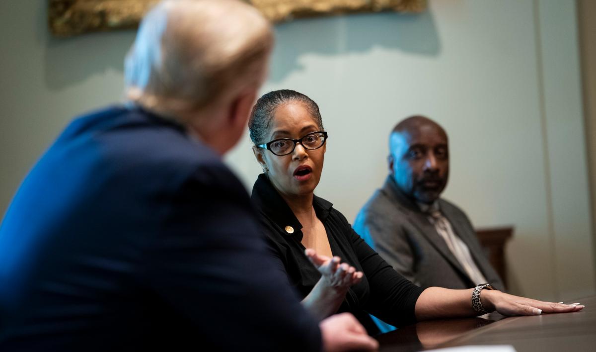 Trump Meets With Americans Who Recovered From CCP Virus