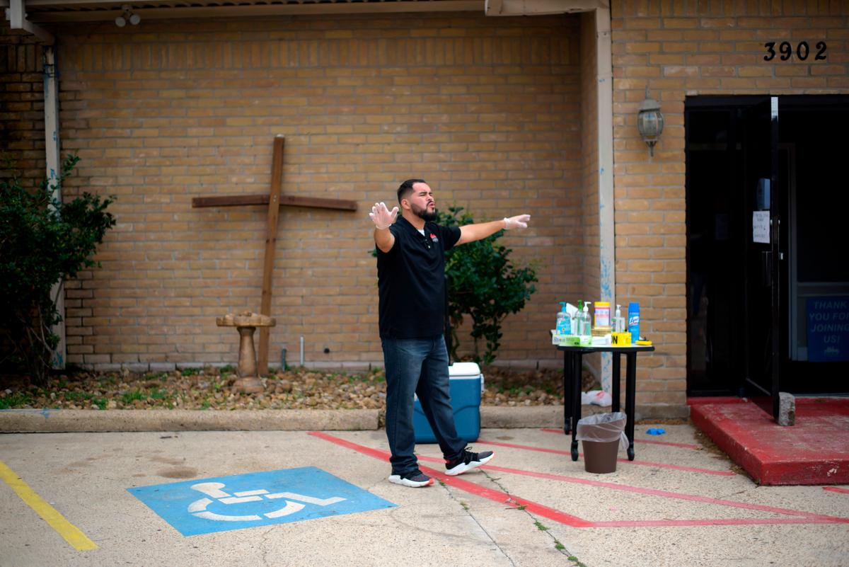 People Can Attend Houses of Worship in Person During Pandemic: Texas Attorney General