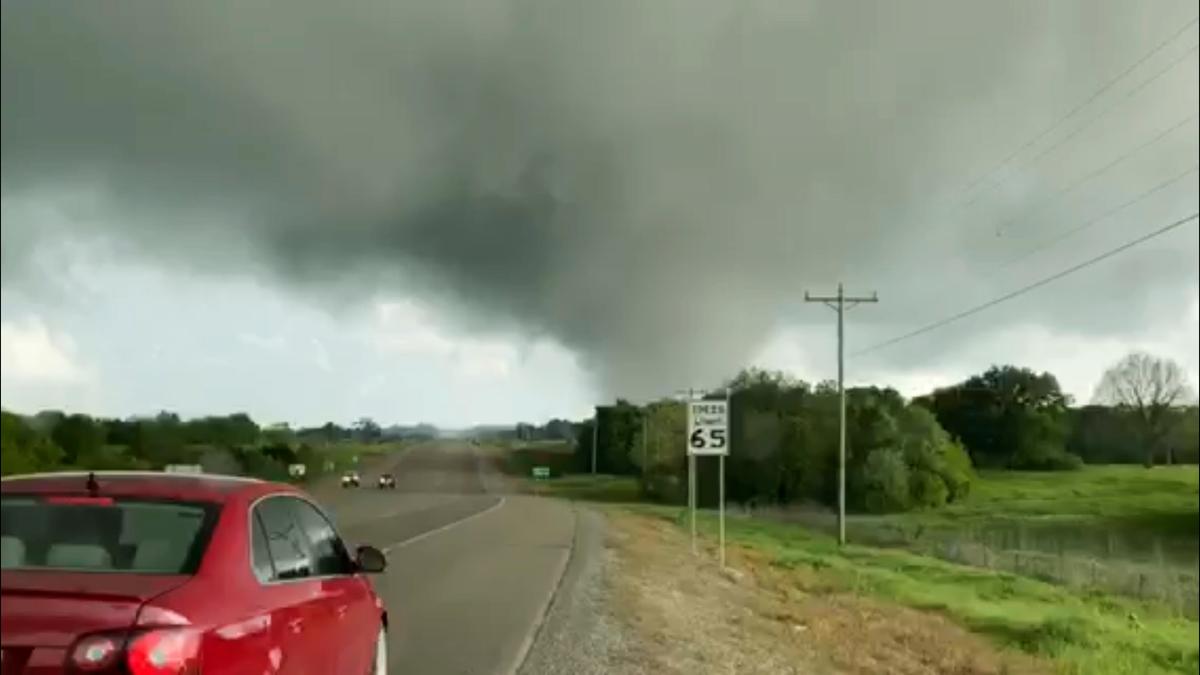 Tornadoes Strike Texas and Oklahoma—At Least 5 Killed, Over 30 Injured