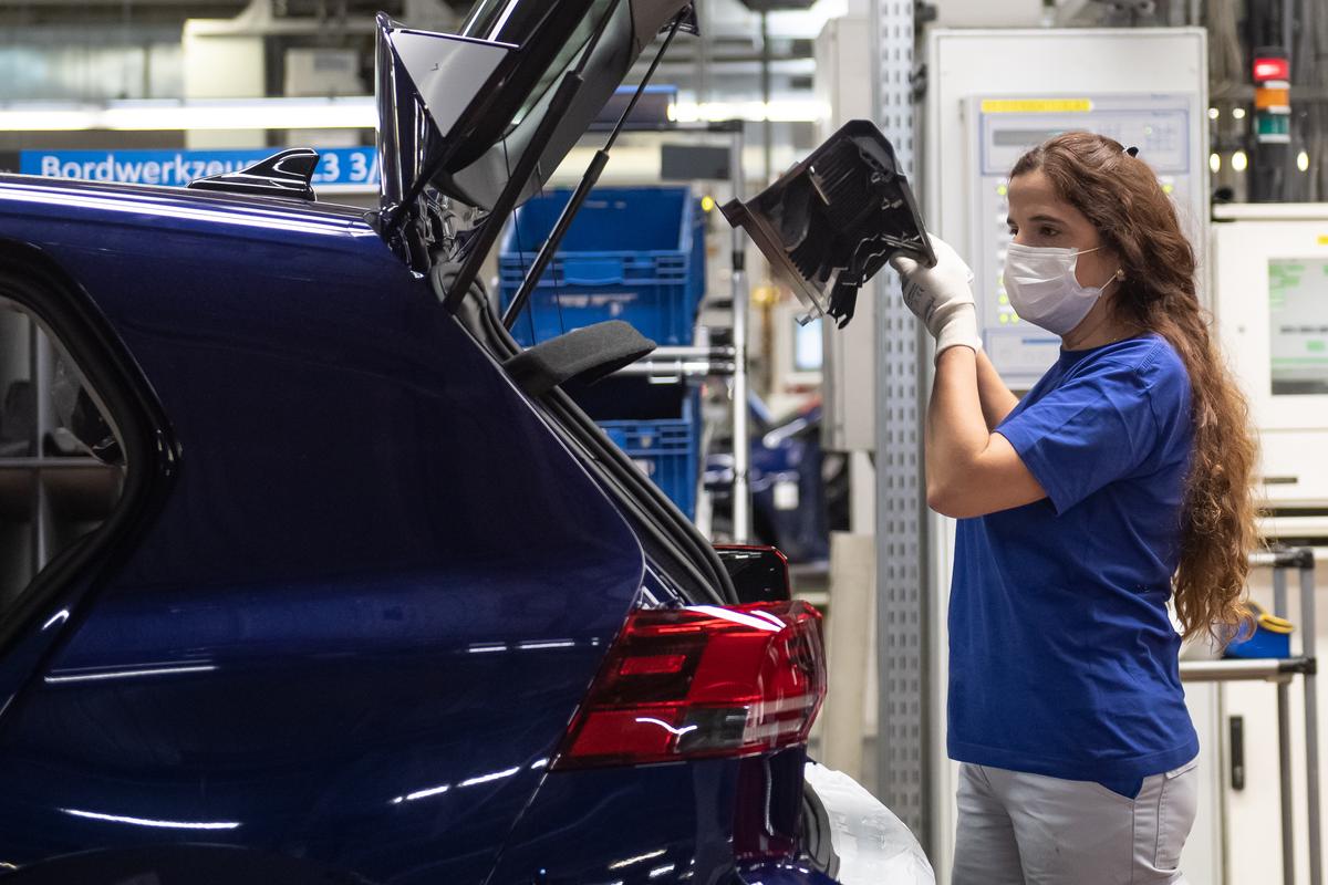 Volkswagen Takes $3 Billion Hit but Still Expects to Make a Profit This Year
