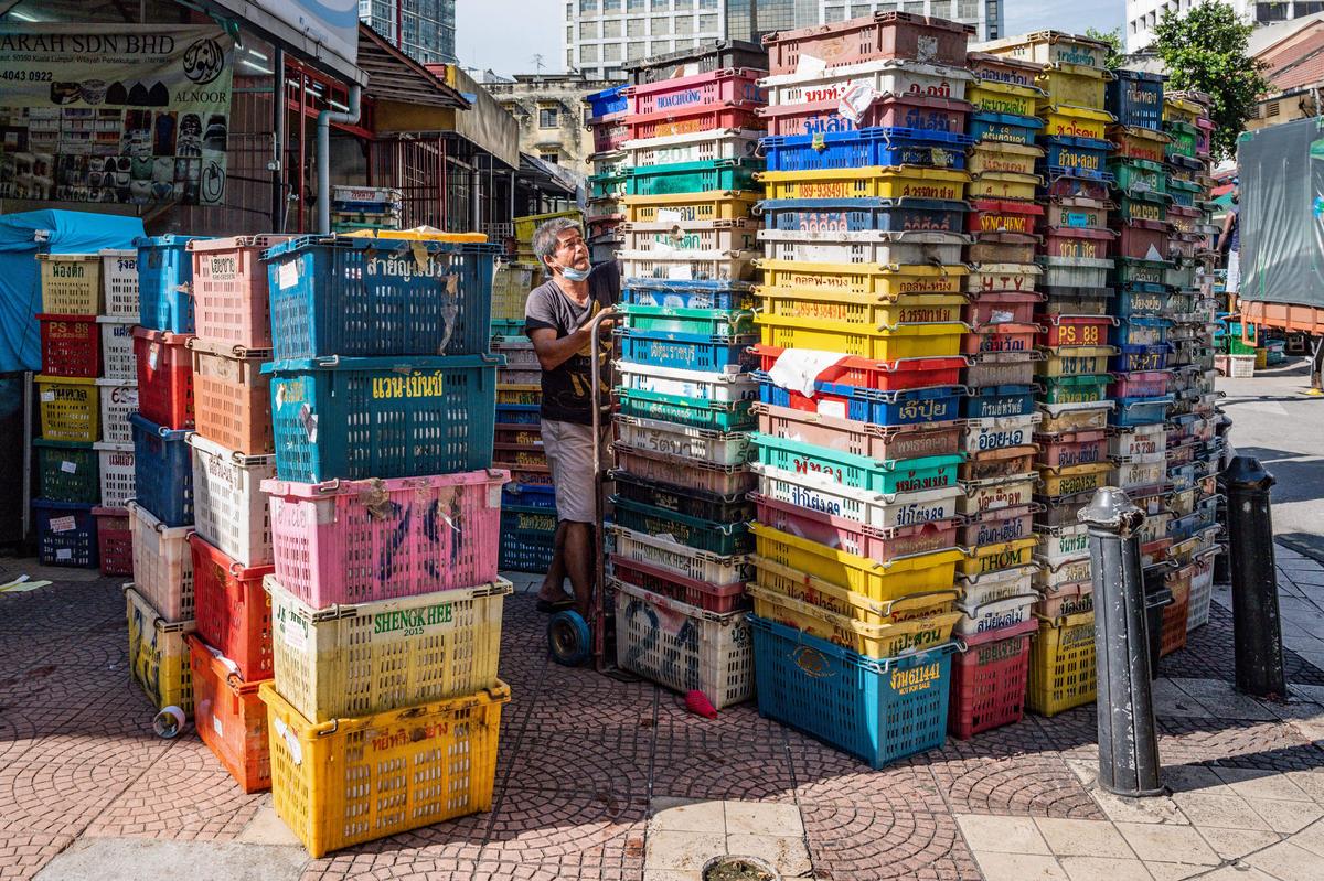 Migrant Workers in Malaysia to Undergo CCP Virus Tests as Curbs Eased