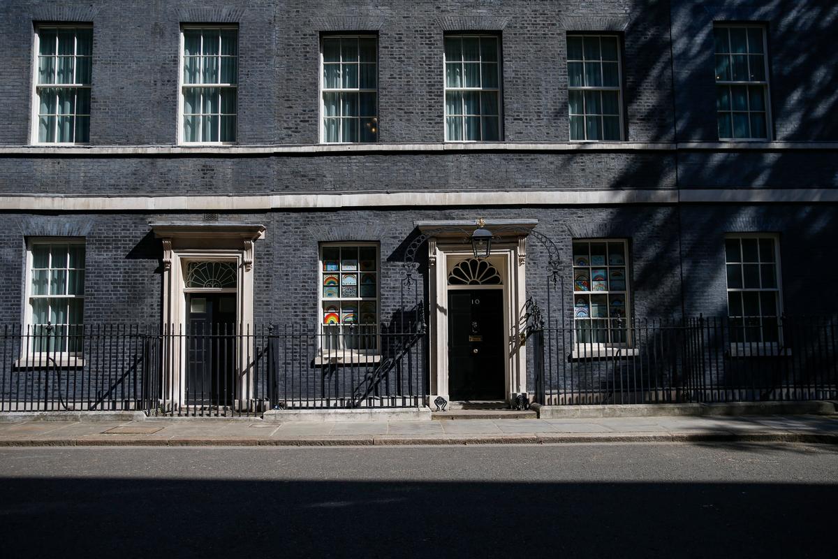 UK Scientist Who Warned Over Virus Quits for Breaching Lockdown