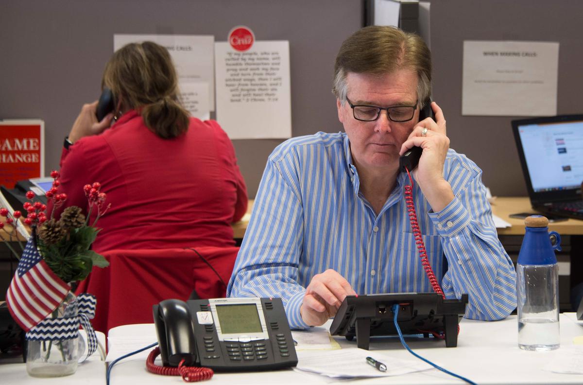 Texas Official Offers to Pay Fine, Serve Jail Sentence for Arrested Salon Owner