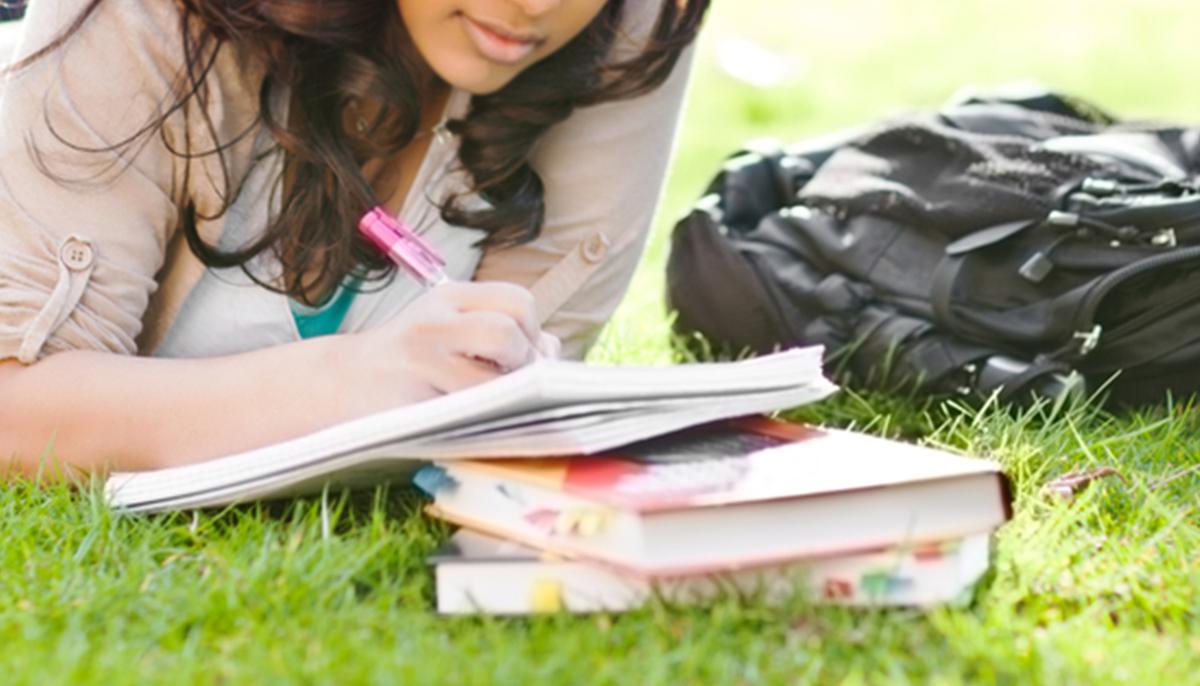 17-Year-Old Student Graduates High School and College at Same Time, Sets Sights on Master’s