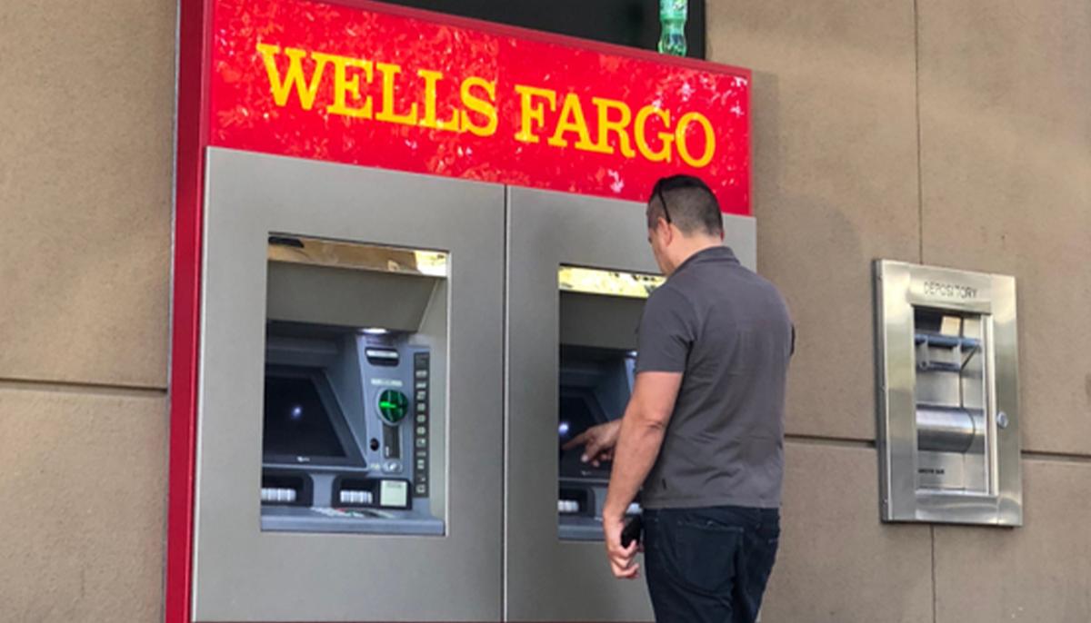 ‘My Parents Are Proud’: Teen Finds $135,000 in Cash at ATM, Does the Right Thing by Calling the Police