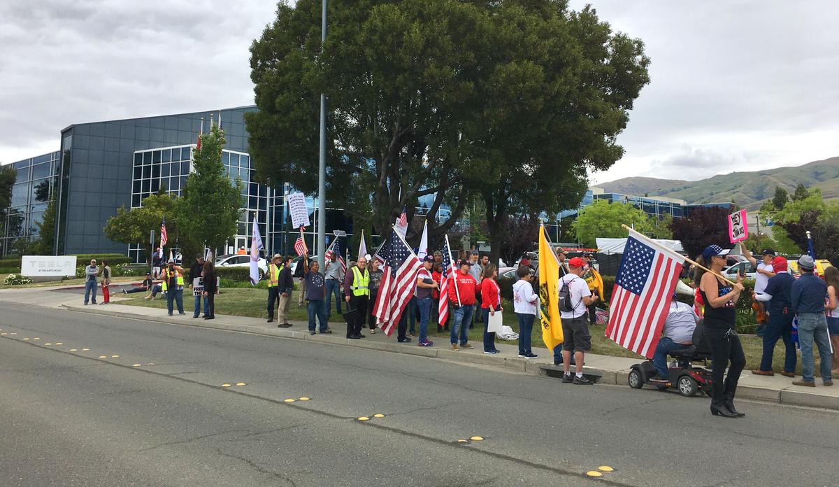 Tesla Receives Support from New California Movement at a Rally for Freedom