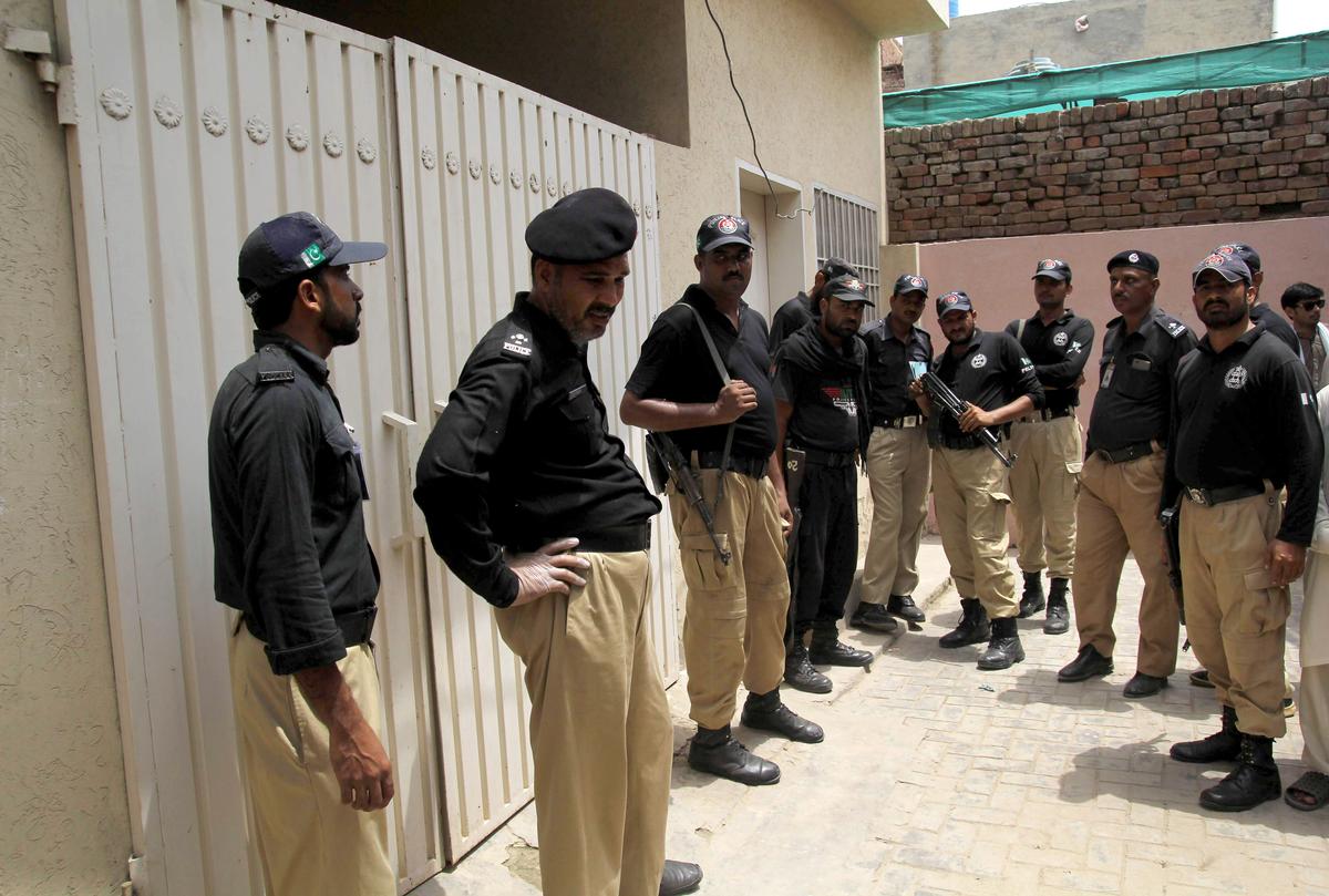 Pakistani Police Hunt for Killer of Two Teenage Girls Seen in Kissing Video