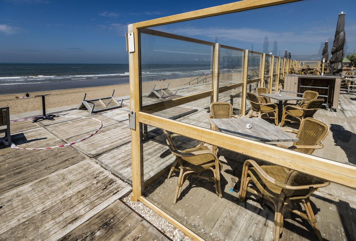 Beaches, Nightclubs? Europe Mulls How to Get Tourists Back