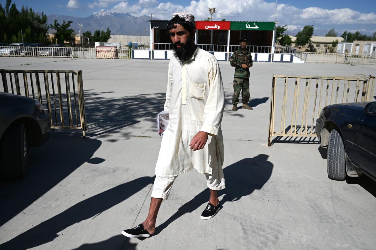 Afghan Government Releases Hundreds of Taliban Prisoners
