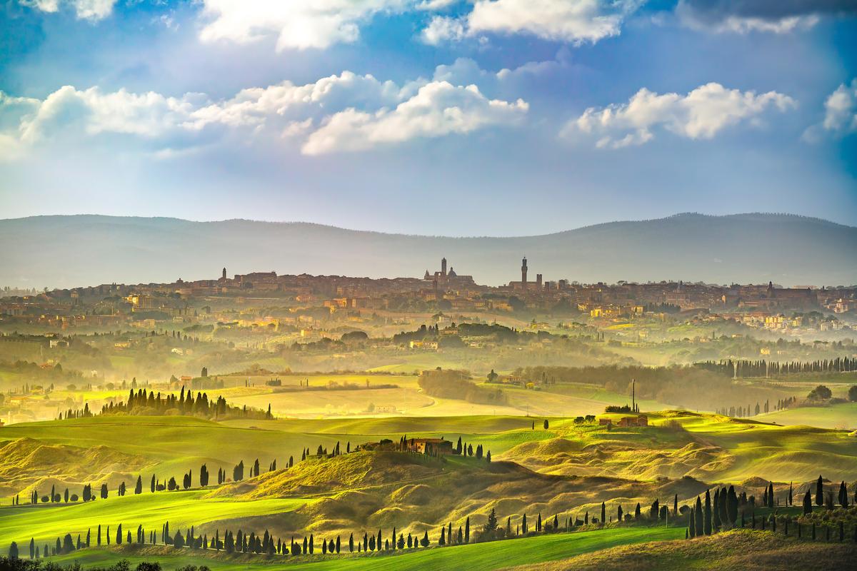 The medieval city of Siena, Italy. (JeniFoto/Shutterstock)