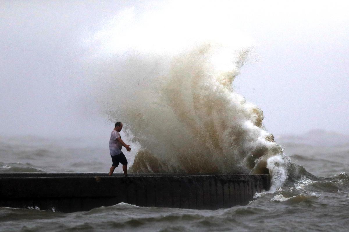 High Winds, Rain as Tropical Storm Cristobal Makes Landfall Over Louisiana