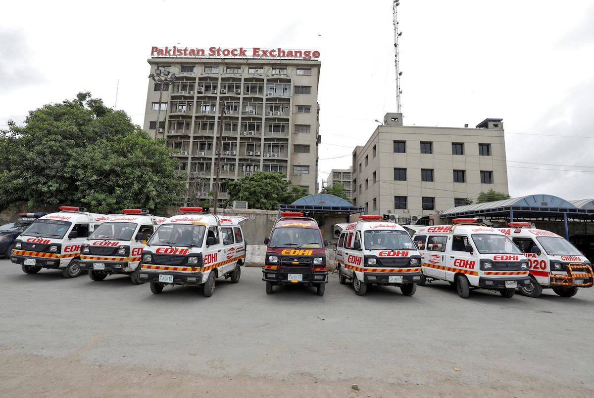 Gunmen Attack Pakistani Stock Exchange, 7 People Are Killed: Police