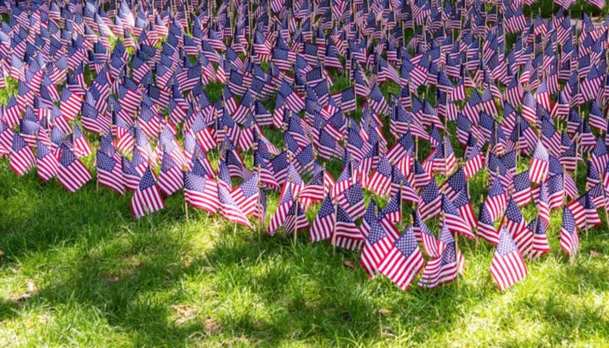 Massachusetts Family Plants Over 8,000 Flags on Front Yard for COVID-19 Deaths in the State