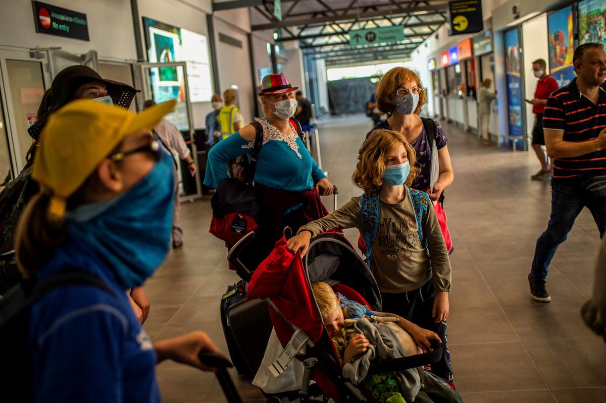Greece Bans Serbian Visitors Amid Virus Spike