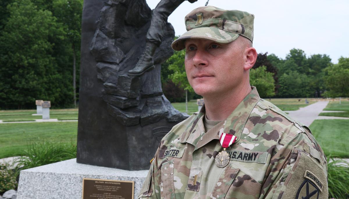 Quick-Thinking US Army Soldier Performs Heimlich Maneuver, Saves Choking Baby’s Life