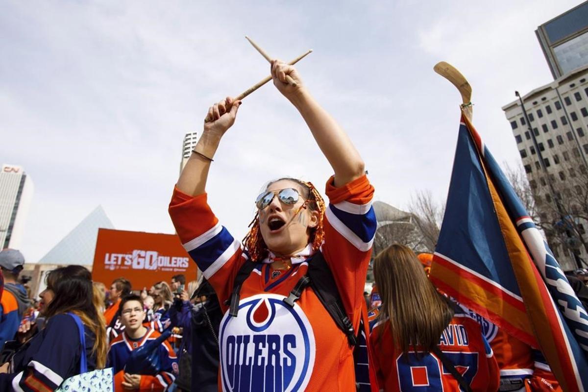 Lure of Parties Strong for NHL Fans as Play Gets Set to Resume in Canada