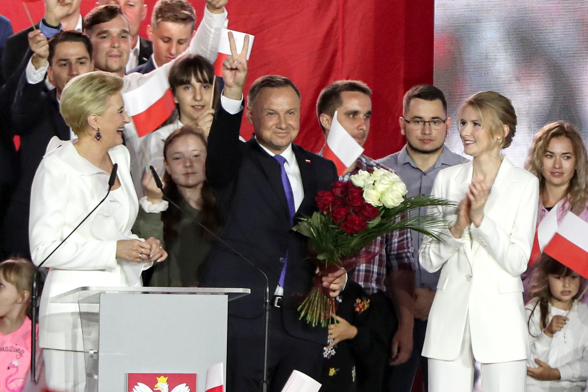 Near Final Results Show Poland’s Conservative President Duda Wins 2nd Term
