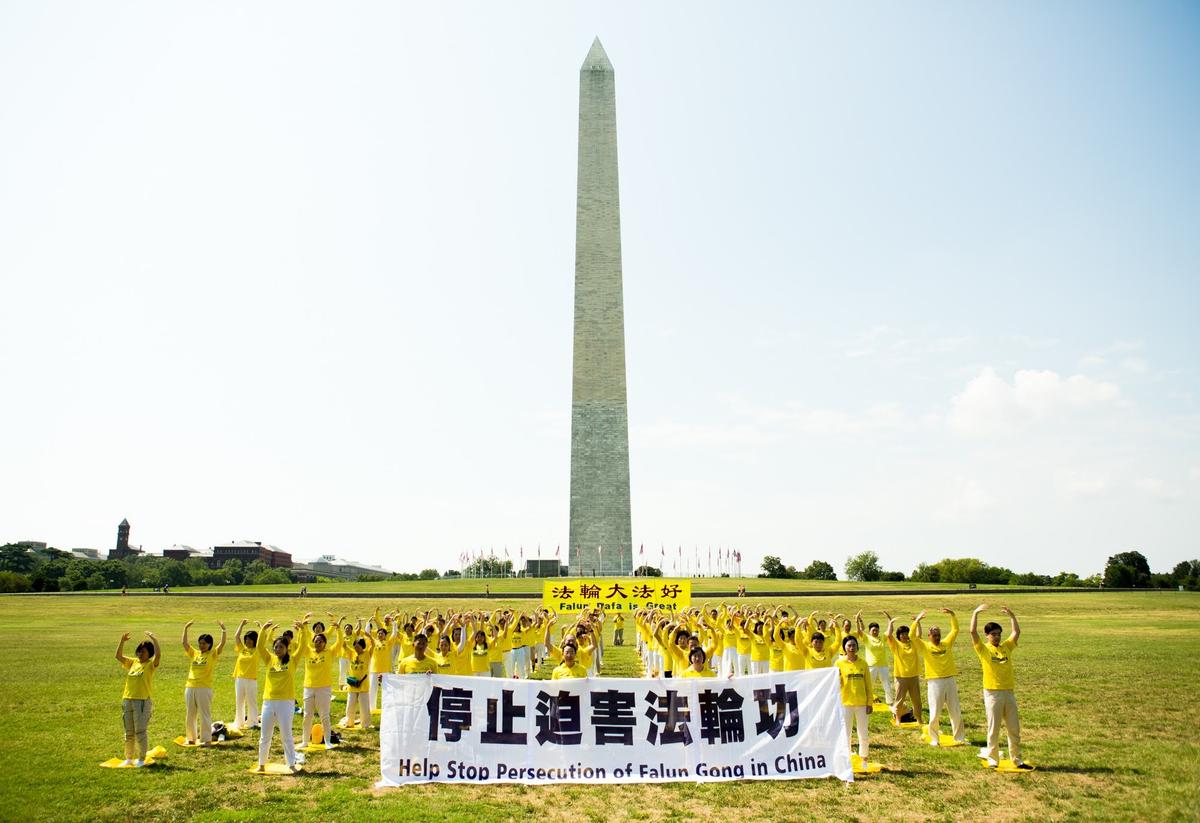 Calling For an End to Persecution at the Washington Monument