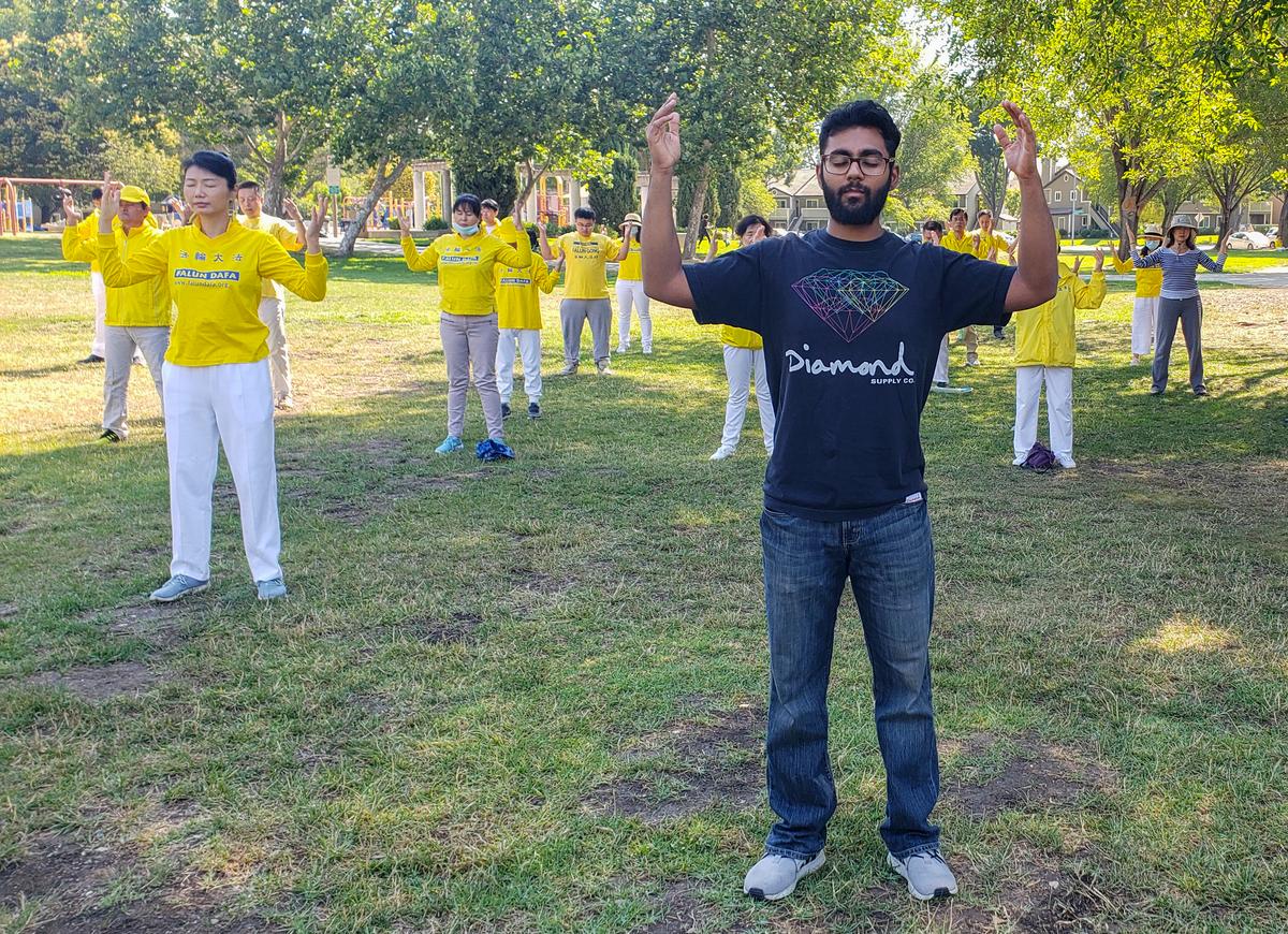 Falun Dafa Practitioners in California Mark 21 Years of Persecution