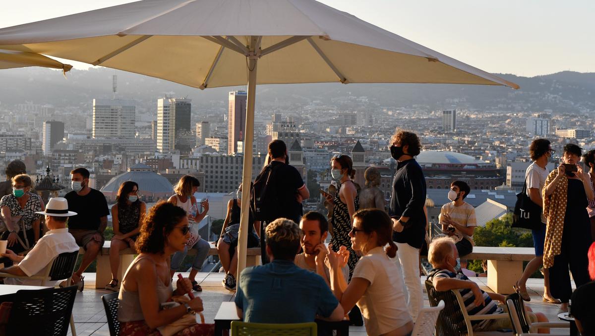 French Infections Rise, Spain Cracks Down on Nightclubs