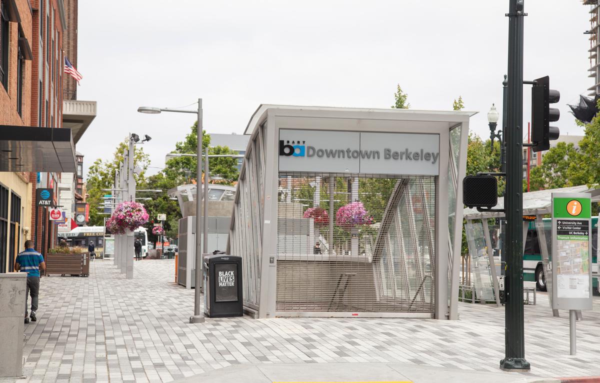 Downtown Berkeley Struggles as University Implements Distance Learning