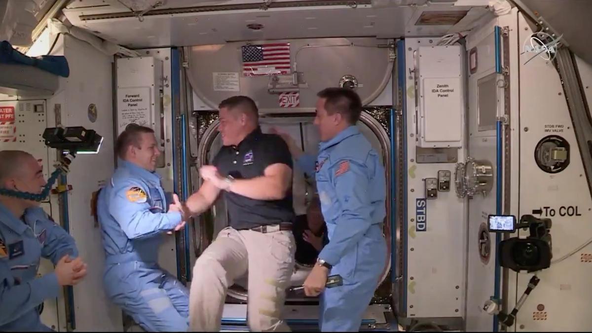 NASA Astronauts Riding SpaceX Capsule Poised for Sunday Return