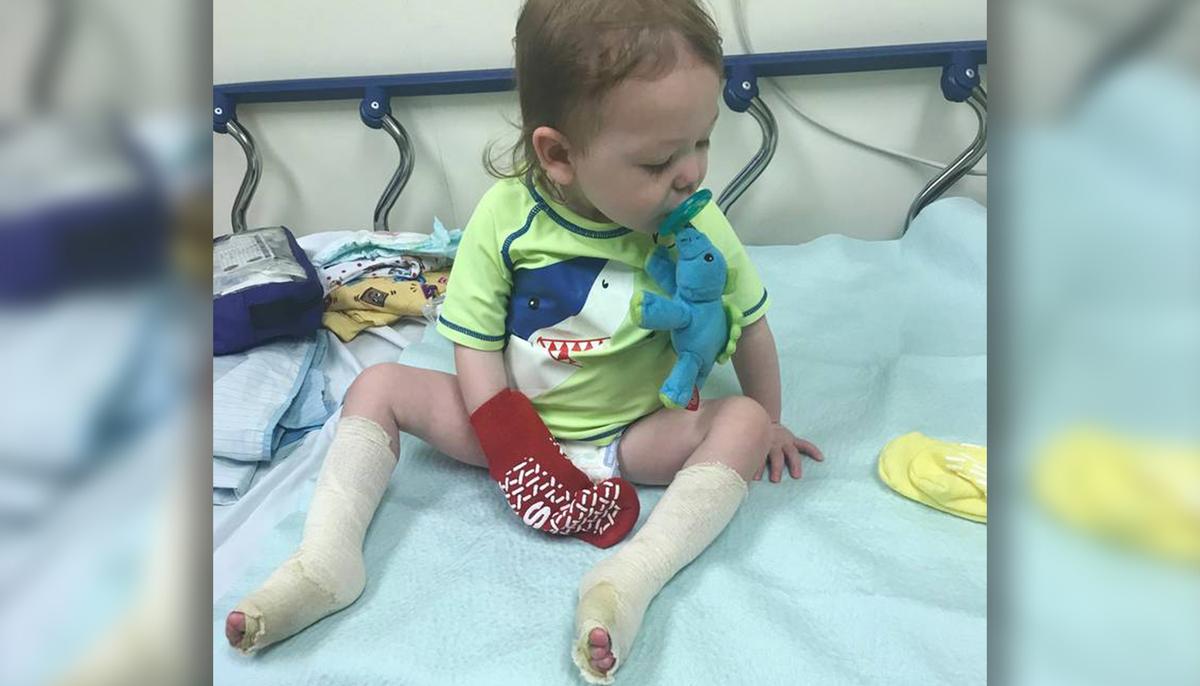 Dad Shares Warning After Tot Walks on Hot Metal Grate at Splash Park, Suffers 2nd-Degree Burns