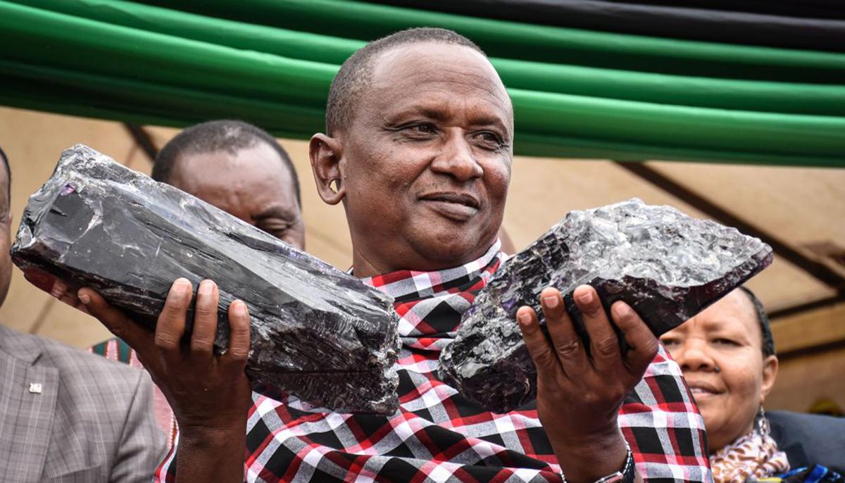 African Farmer Unearths Giant Violet-Blue Tanzanite Gemstone Worth Millions ... Again!