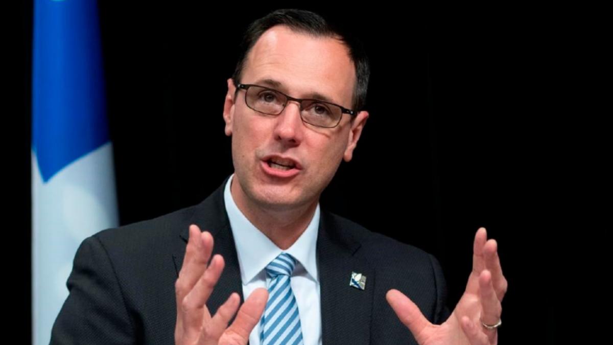 Quebec Makes Masks Mandatory for Grades 5 and Higher Except in Classrooms