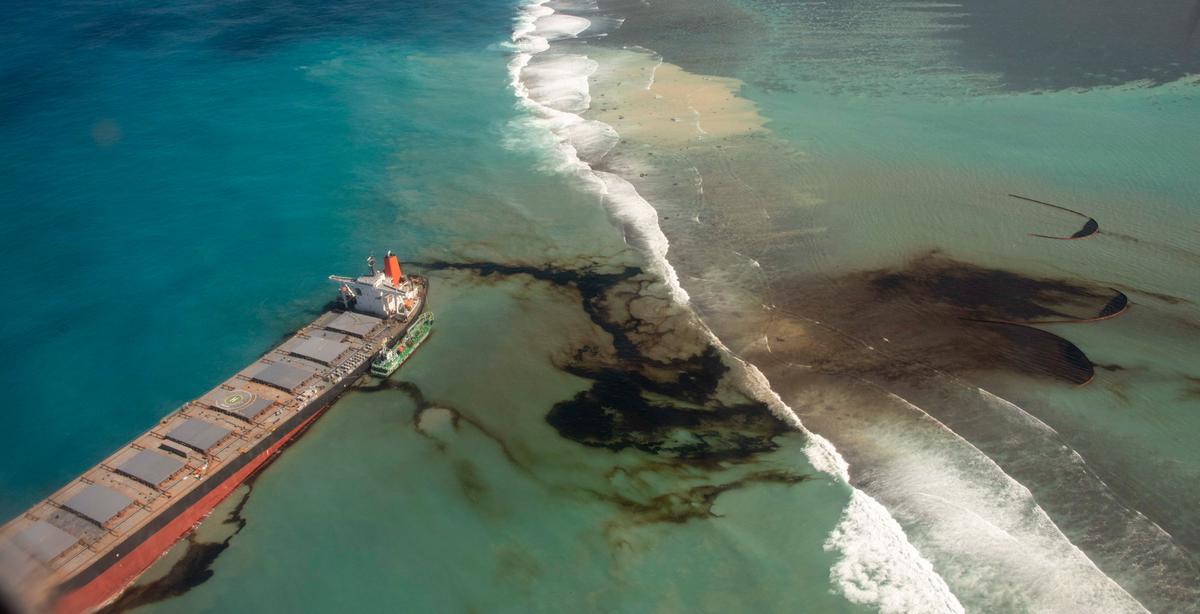 Mauritius Races to Contain Oil Spill, Protect Coastline