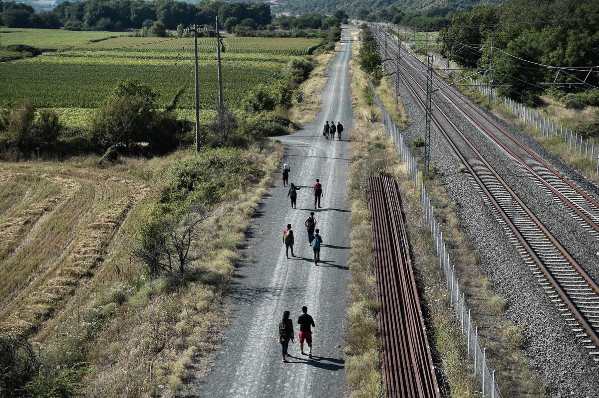 North Macedonia: Police Find 148 Migrants in Trucks