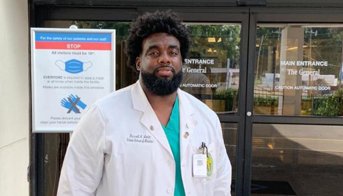 Former Security Guard at a Hospital Returns to Work on the Front Lines as a Medical Student