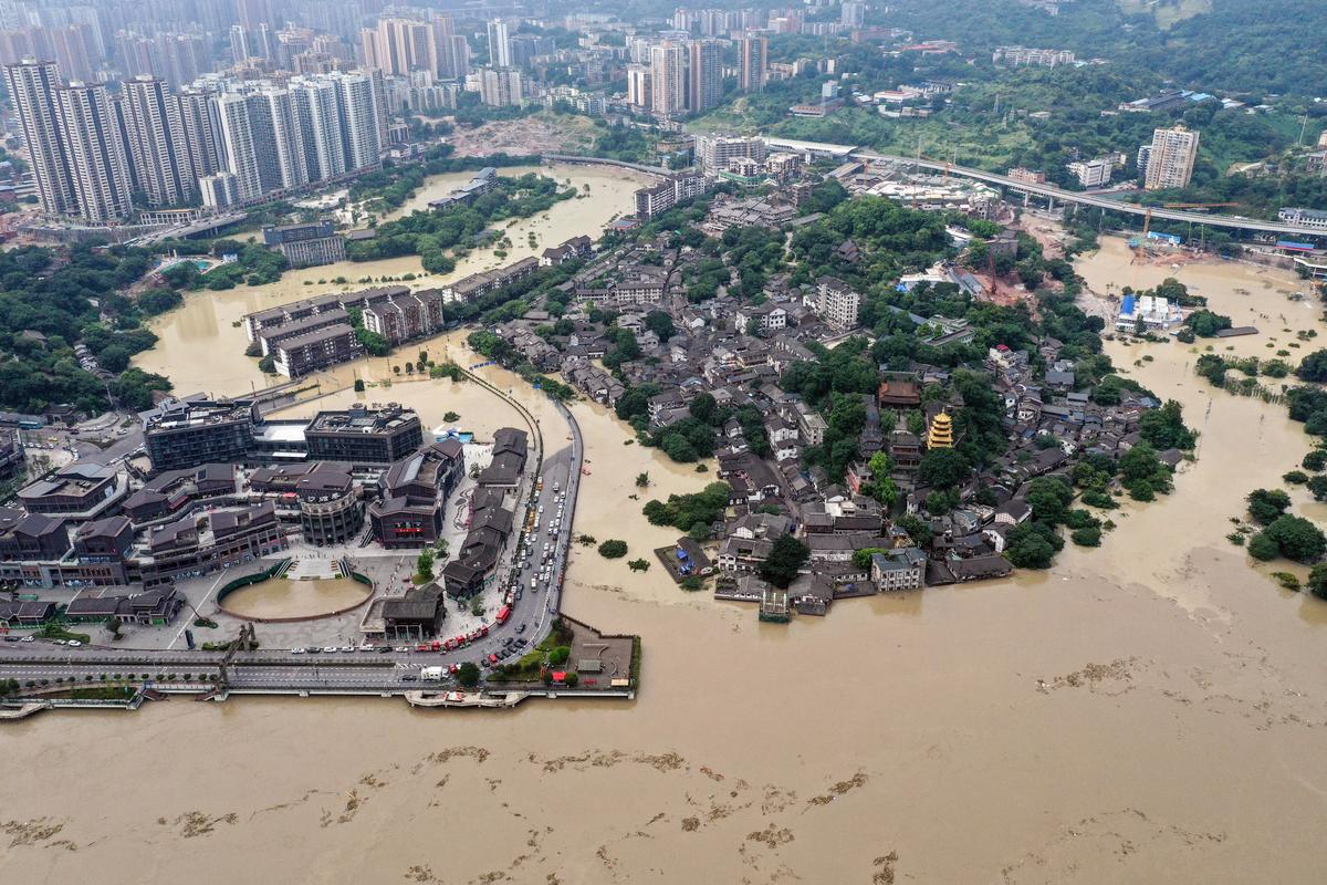 Chinese Officials Warn That Worst Yet to Come as Flooding Reaches New Record