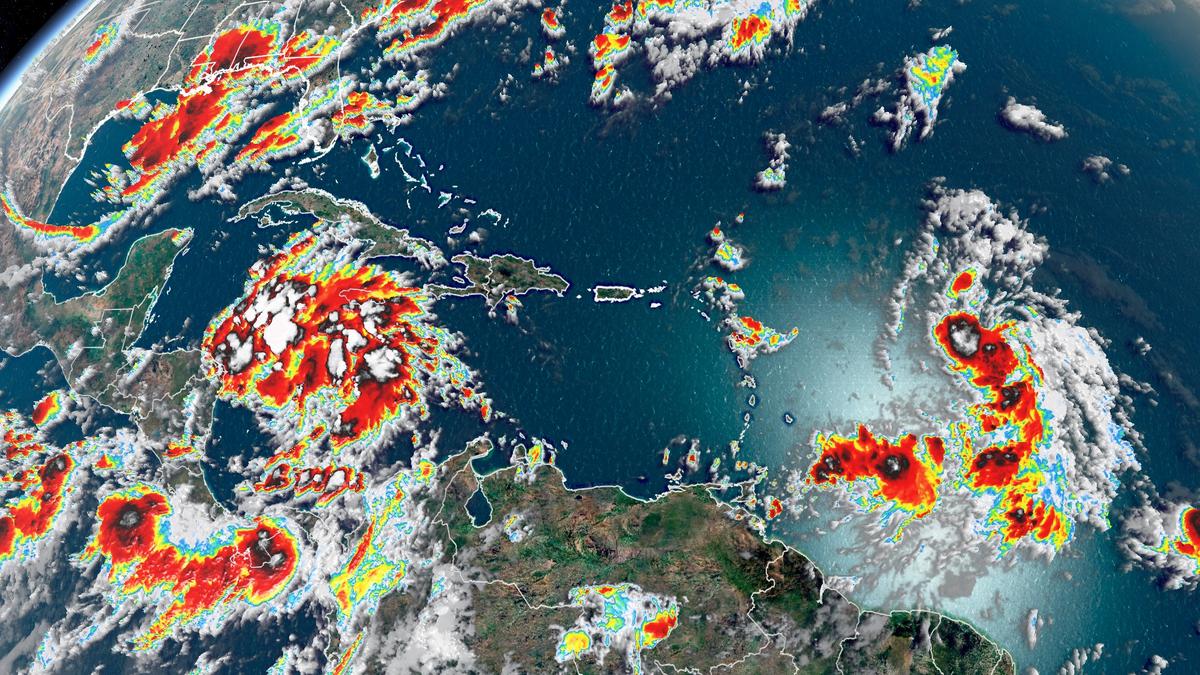 2 Tropical Systems Could Threaten the Gulf Coast at the Same Time