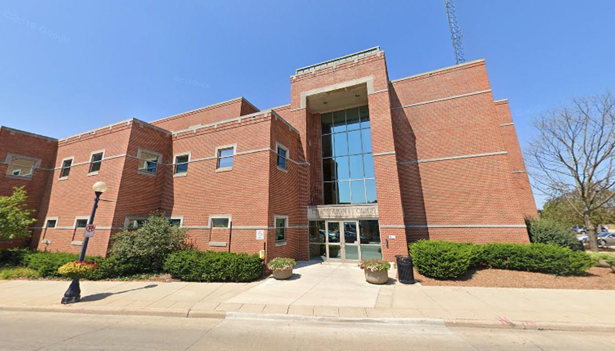 Hundreds Gather to Support Illinois Police After Vandals Deface Department Headquarters