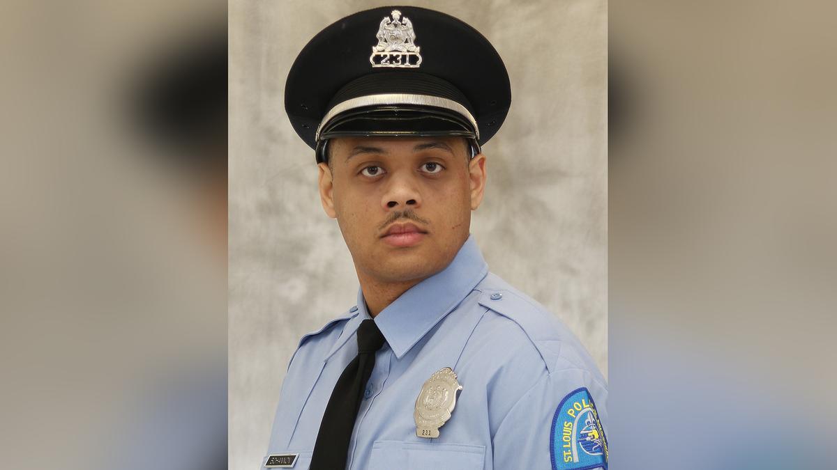 ‘Tragedy’: St. Louis Officer Dies After Being Shot by Barricaded Gunman